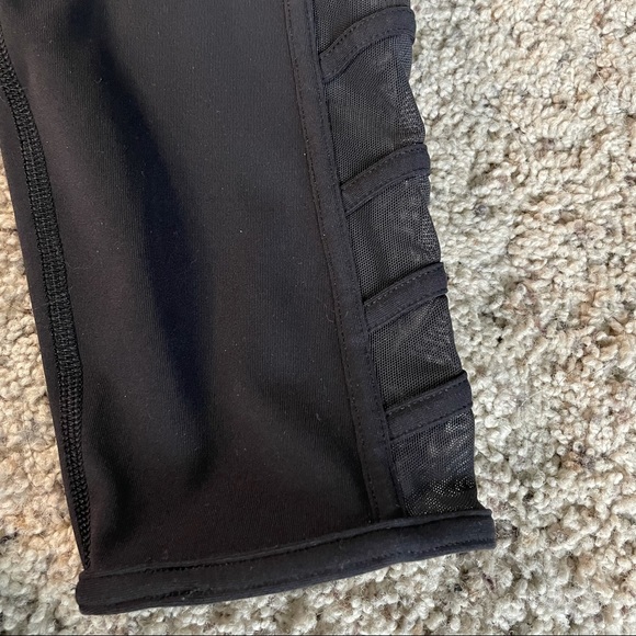 Lululemon Black Mesh leggings - Picture 4 of 8